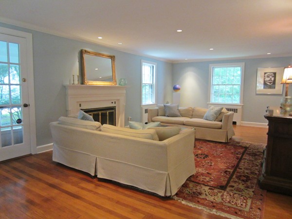 29 Bristol Road Wellesley, MA 02481 - Photo 4 of 21
