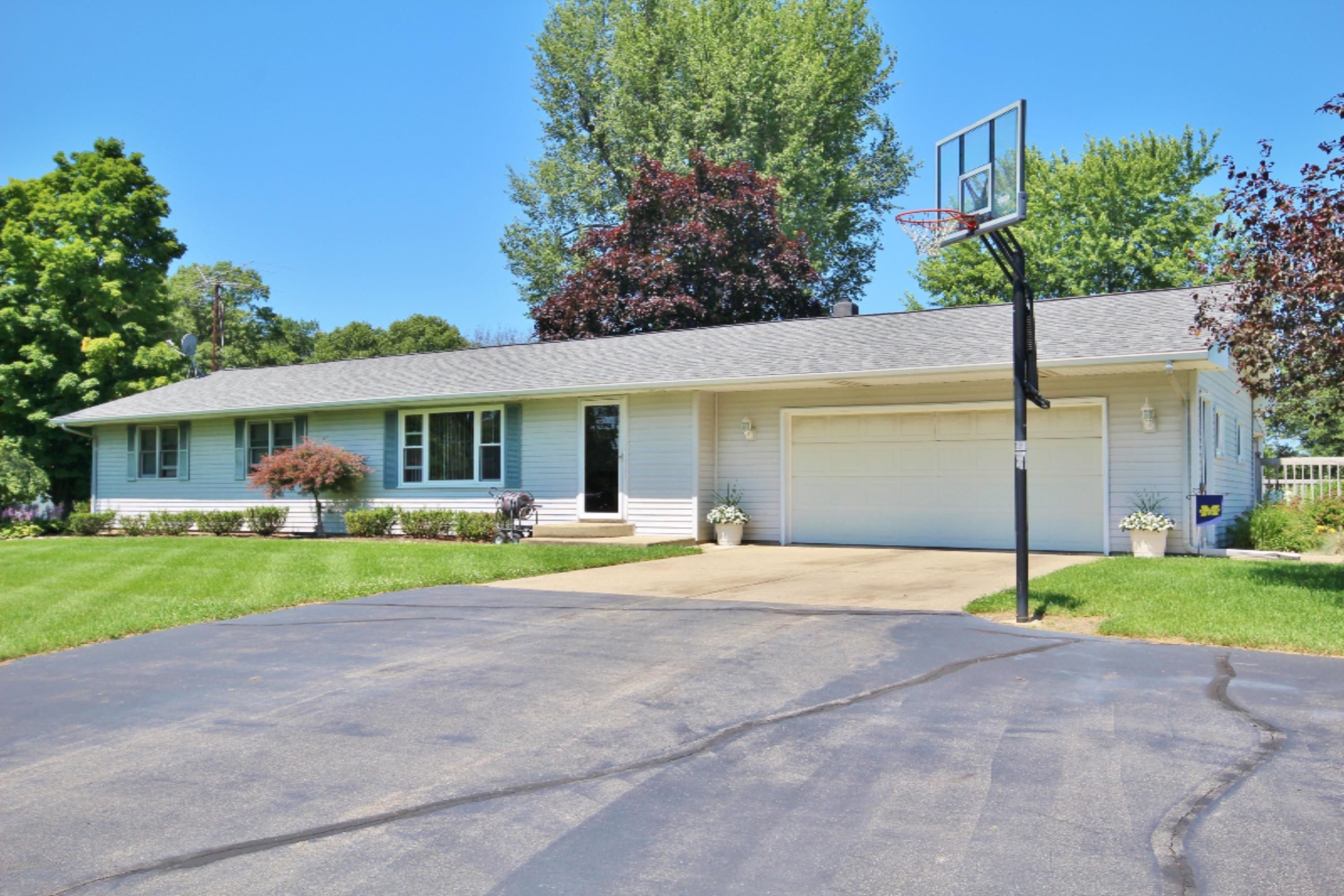 57066 Gearharts Landing Road Three Rivers, MI 49093 - Photo 2 of 26 IMG_0575