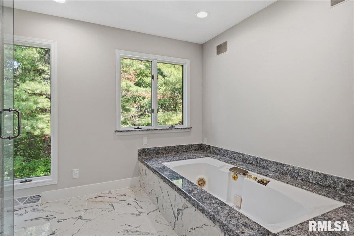1904 Oak Creek Road Springfield, IL 62704 - Photo 47 of 90 Gallery Image 47