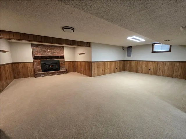 $304,000 | 1805 Southwest 14th Street, Blue Springs, MO 64015