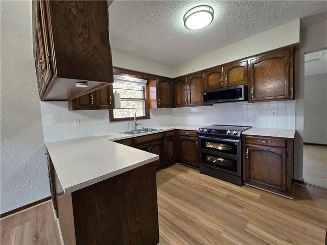 $304,000 | 1805 Southwest 14th Street, Blue Springs, MO 64015