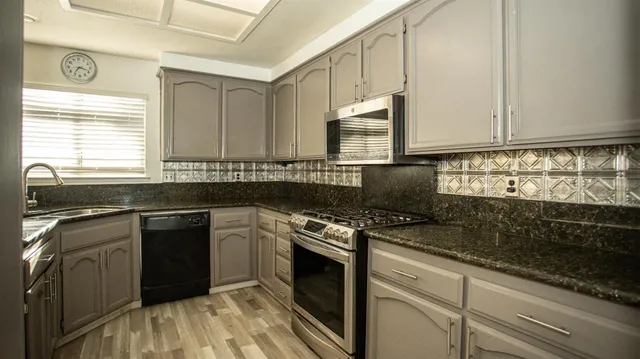 a house view with a outdoor space