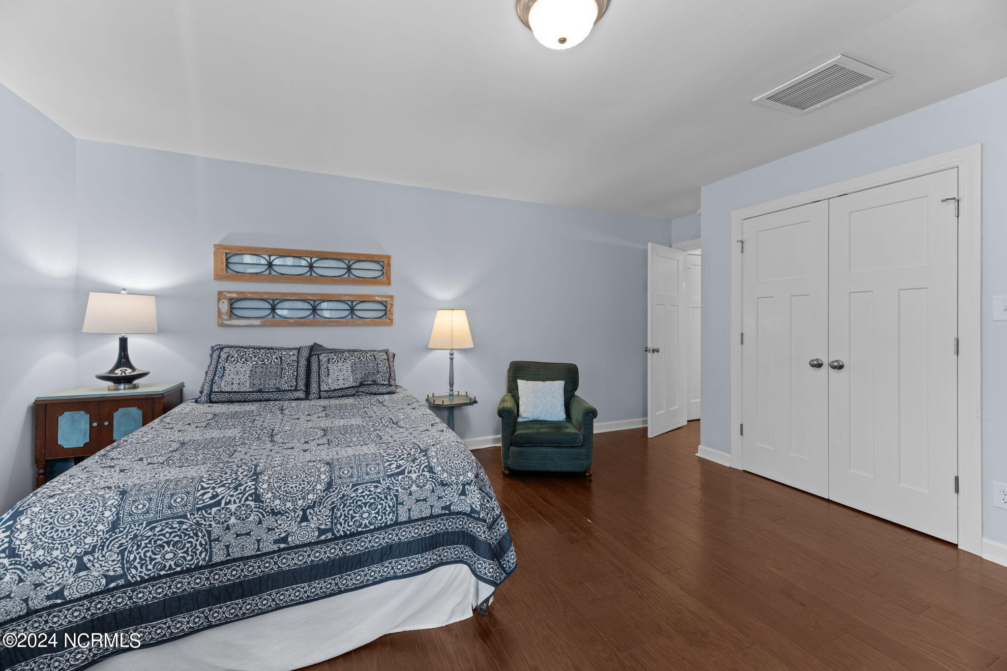 813 Fork Point Road Oriental, NC 28571 - Photo 39 of 107 Guest bedroom