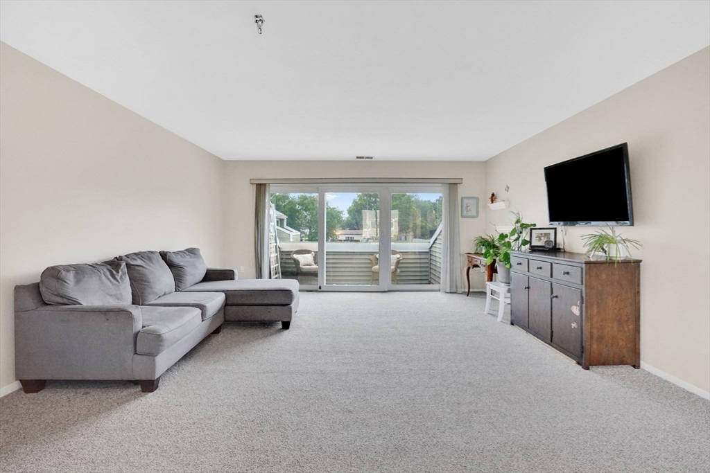 26 Nassau Drive, Unit 26 Springfield, MA 01129 - Photo 4 of 39