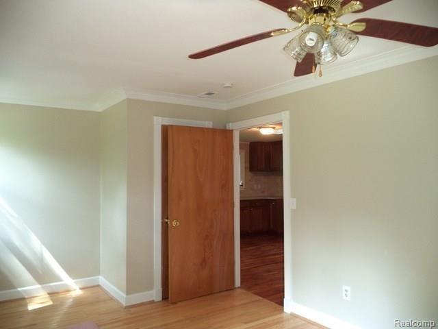 18883 Inkster Road Livonia, MI 48152 - Photo 20 of 35 inkster (49).jpg