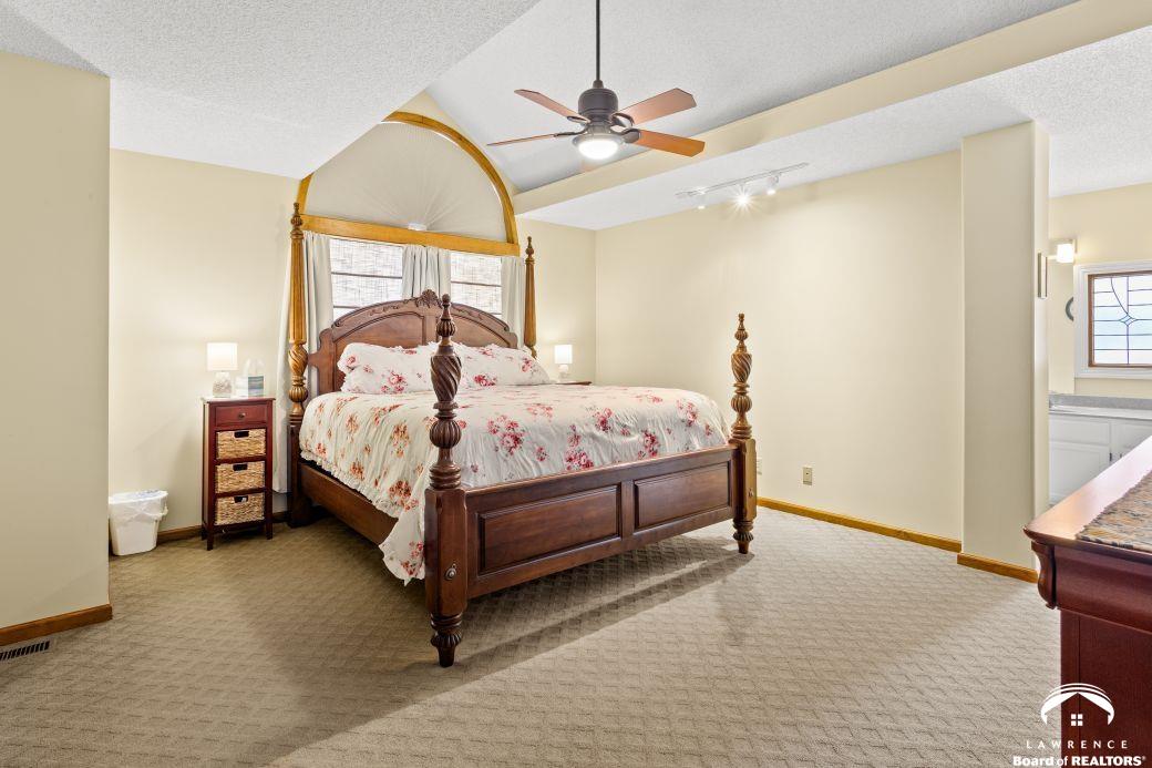 3308 Southeast Peck Road Topeka, KS 66605 - Photo 17 of 32