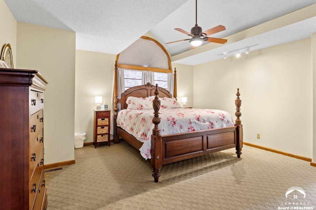 3308 Southeast Peck Road Topeka, KS 66605 - Photo 20 of 32