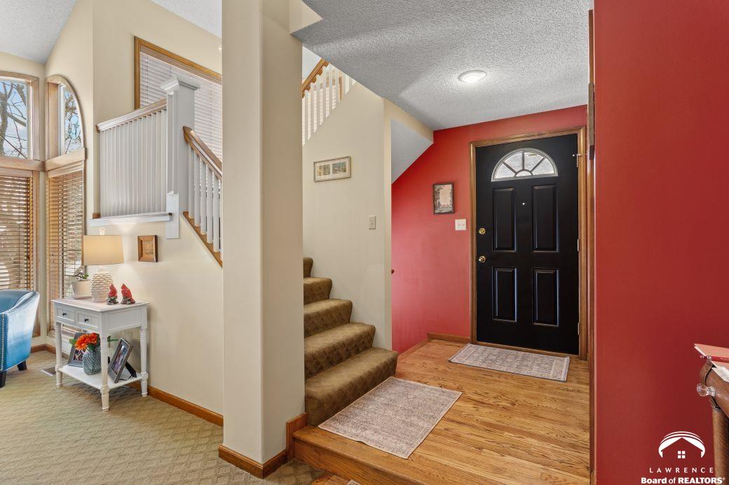 3308 Southeast Peck Road Topeka, KS 66605 - Photo 4 of 32