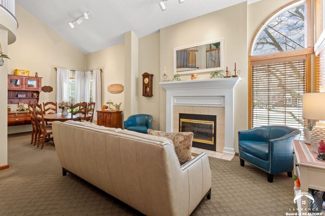 3308 Southeast Peck Road Topeka, KS 66605 - Photo 5 of 32