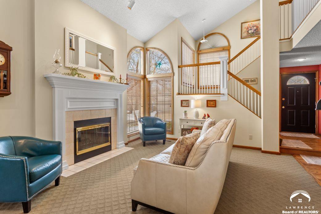 3308 Southeast Peck Road Topeka, KS 66605 - Photo 6 of 32