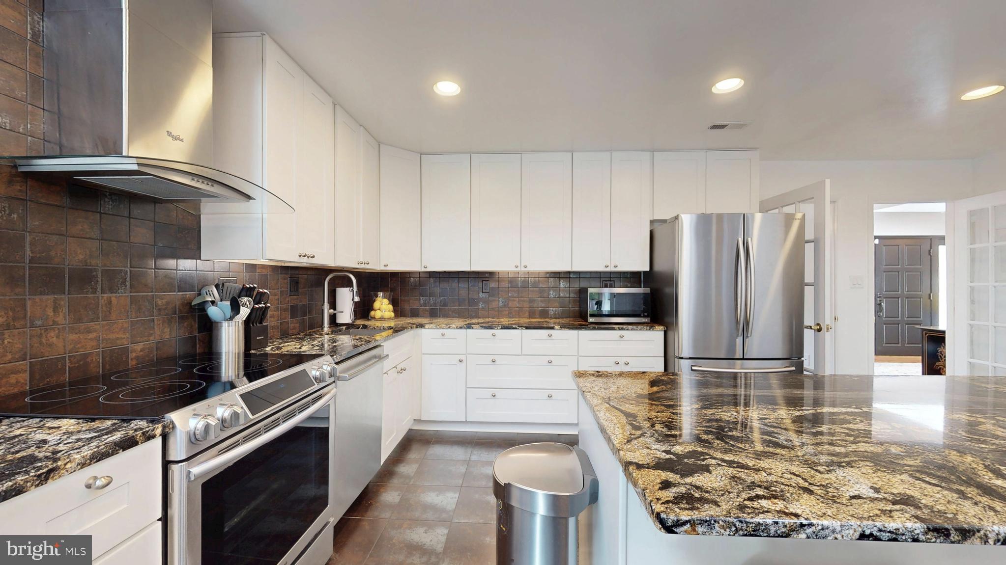 317 Springvale Road Great Falls, VA 22066 - Photo 13 of 98