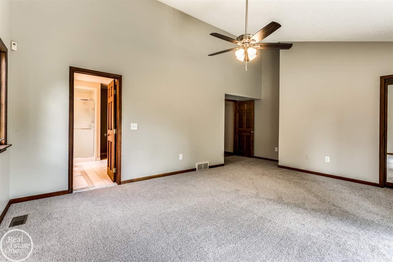 4375 North River Road Fort Gratiot, MI 48059 - Photo 32 of 42 31389163-31.JPG