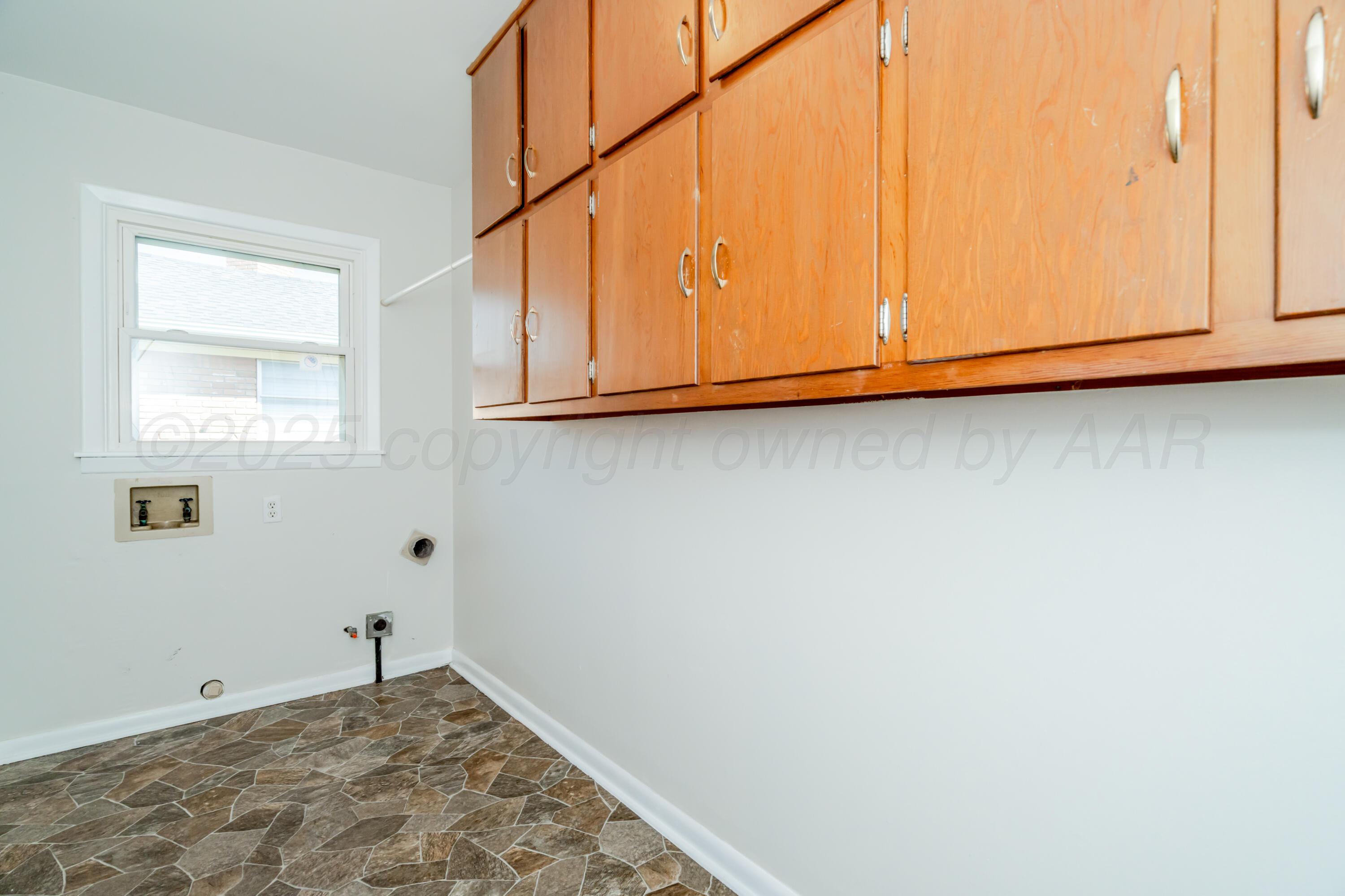 4721 Cherokee Trail Amarillo, TX 79109 - Photo 21 of 42 a view of an empty room