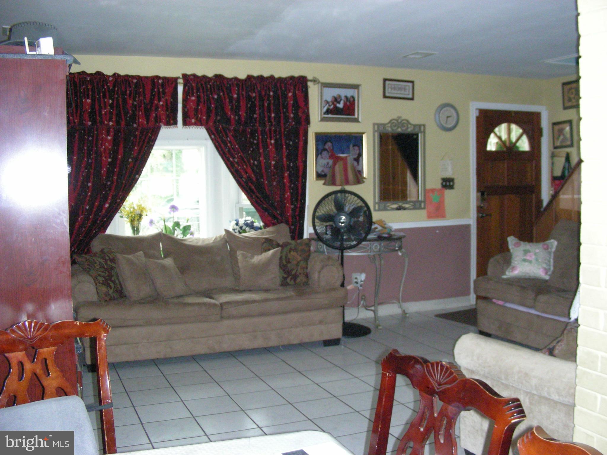 9702 Dilston Road Silver Spring, MD 20903 - Photo 4 of 16 Living Room