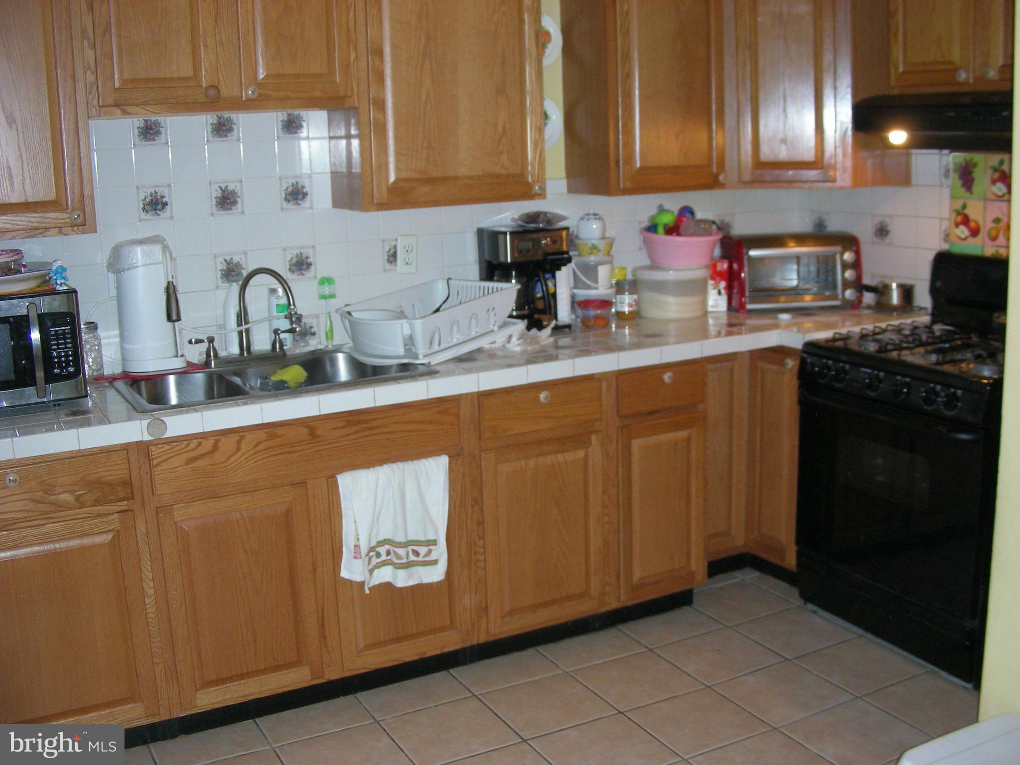 9702 Dilston Road Silver Spring, MD 20903 - Photo 6 of 16 Kitchen