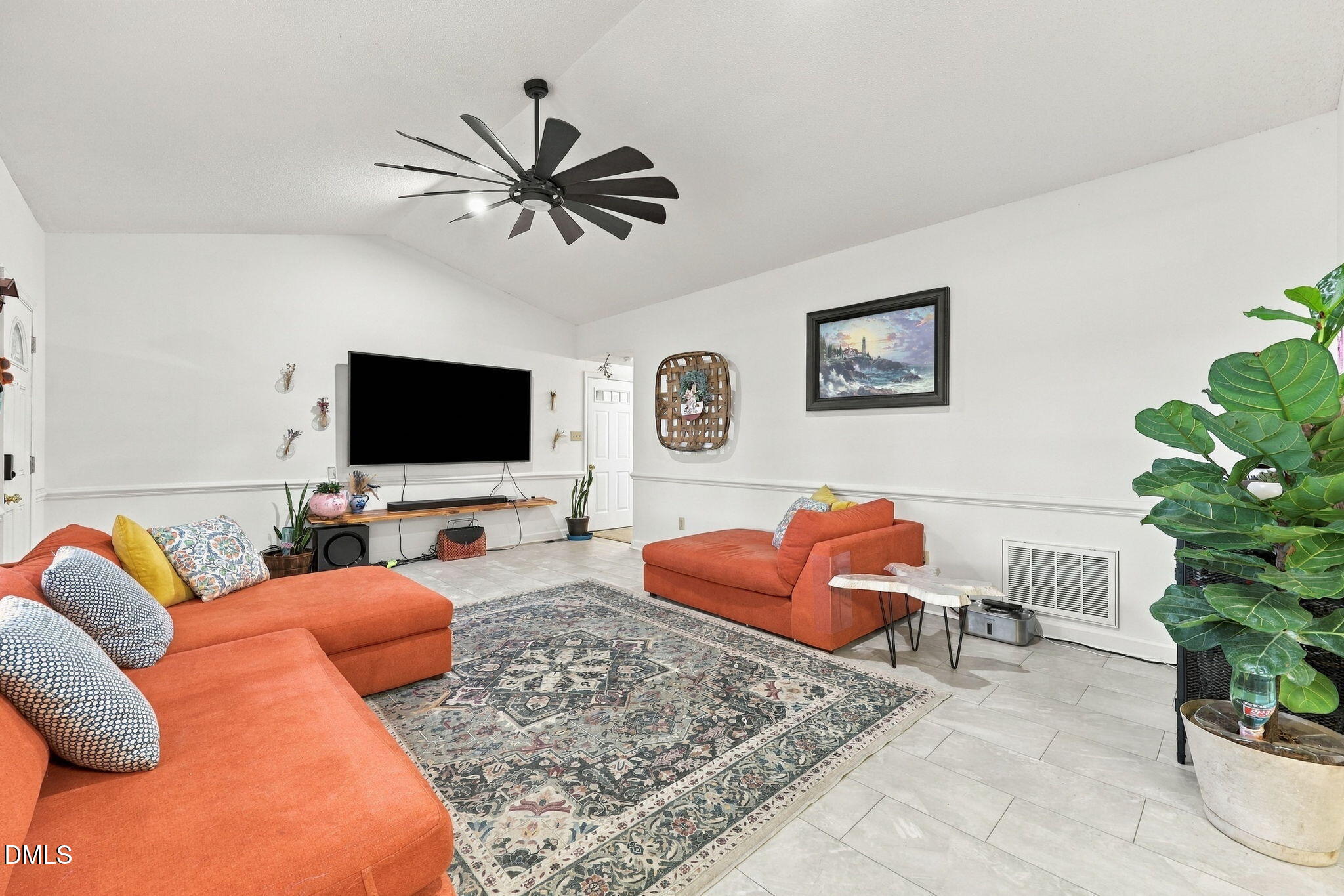 3887 Plainview Church Road Angier, NC 27501 - Photo 5 of 32 family room