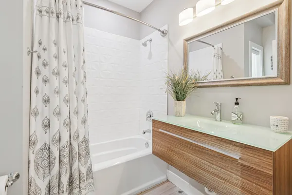 $1,050,000 | 422 Logan Avenue, Geneva, IL 60134