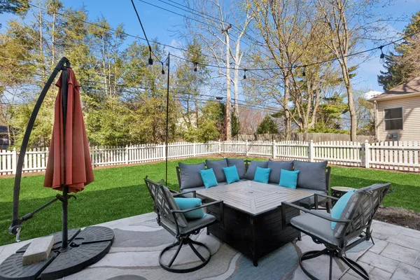 $1,050,000 | 422 Logan Avenue, Geneva, IL 60134