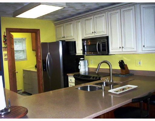1851 Eagles Ridge Way Hidden Valley, PA 15502 - Photo 5 of 7 Kitchen.