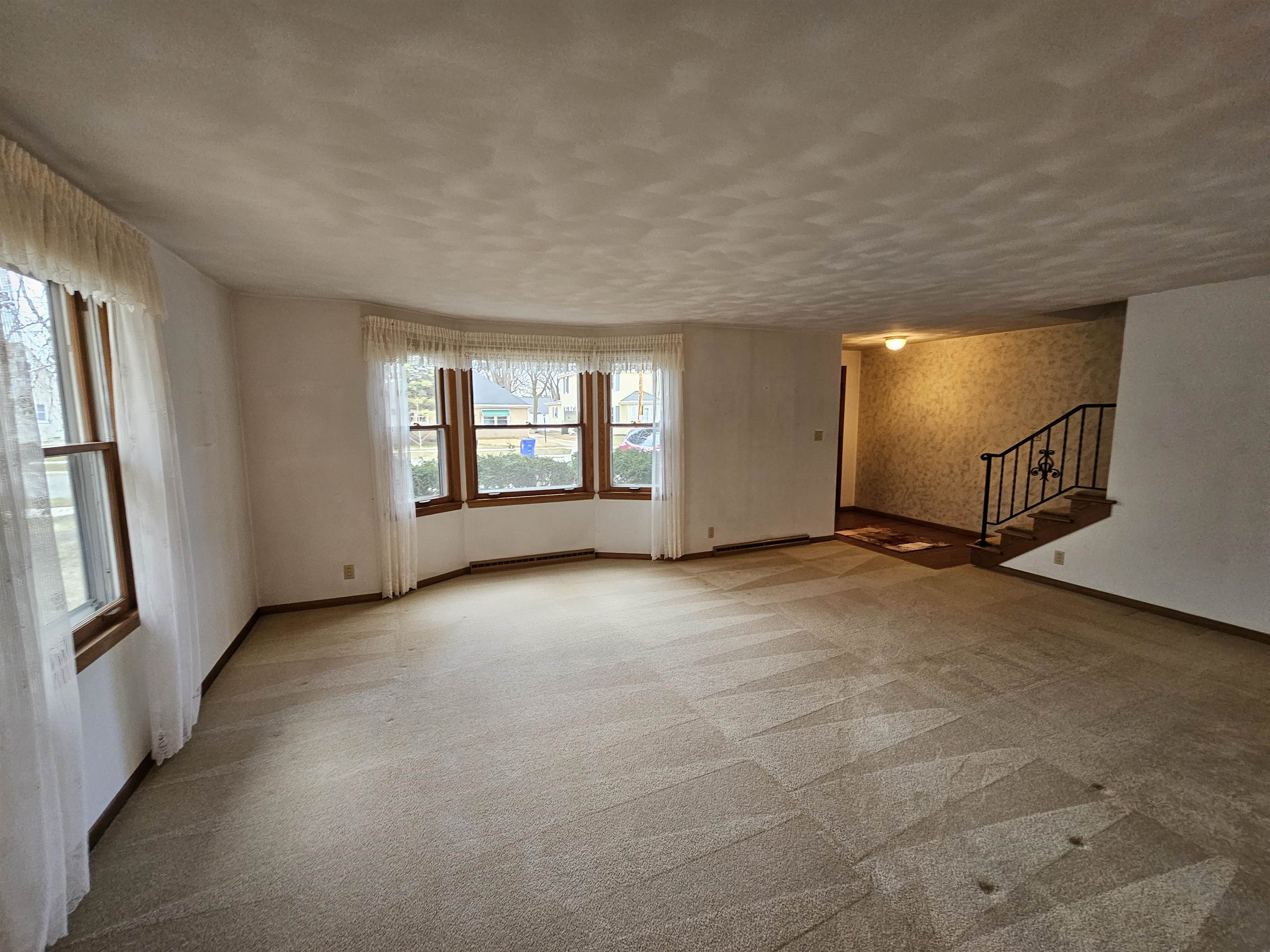 1823 North Alvin Street Appleton, WI 54911 - Photo 4 of 43
