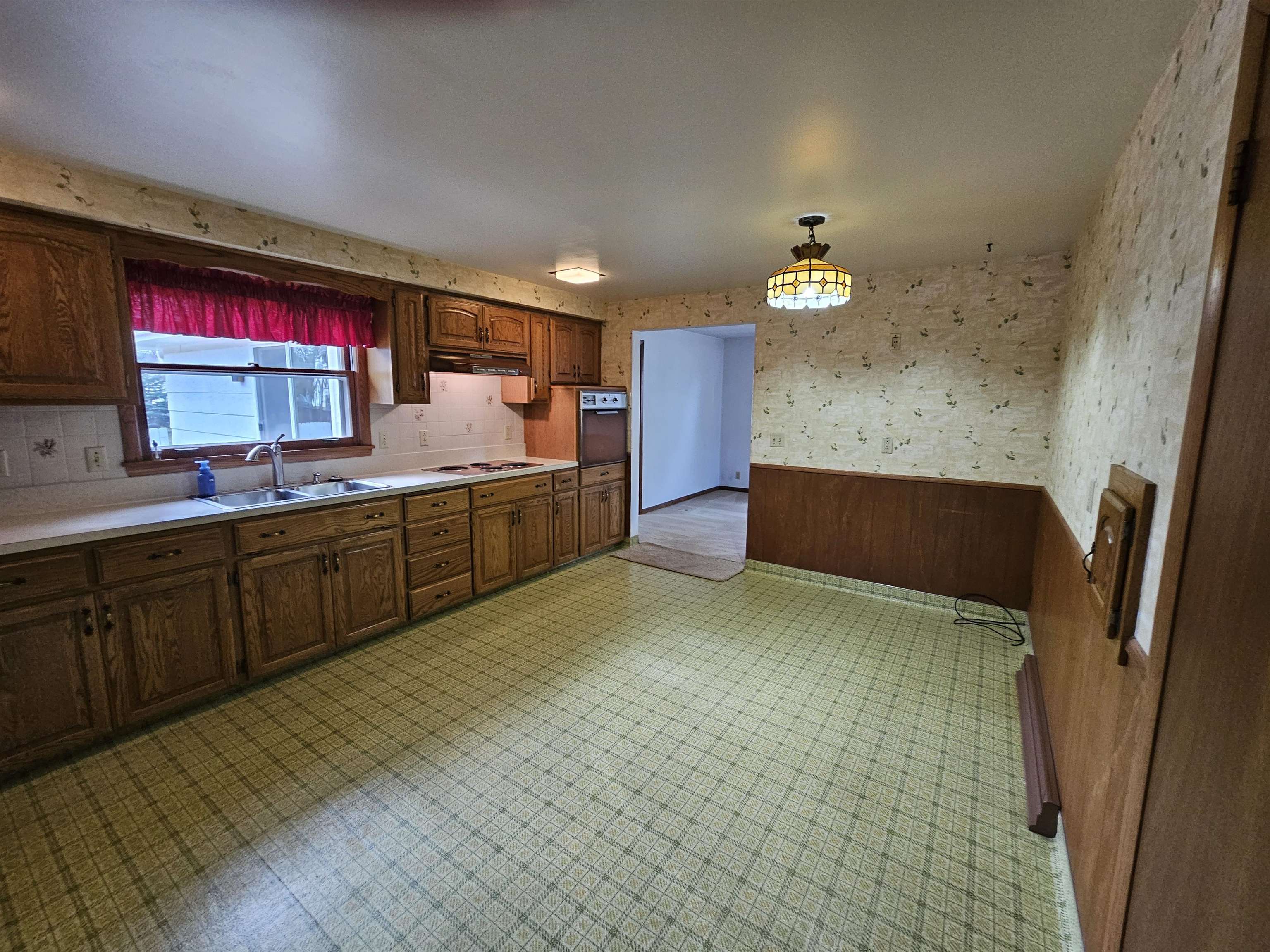 1823 North Alvin Street Appleton, WI 54911 - Photo 9 of 43