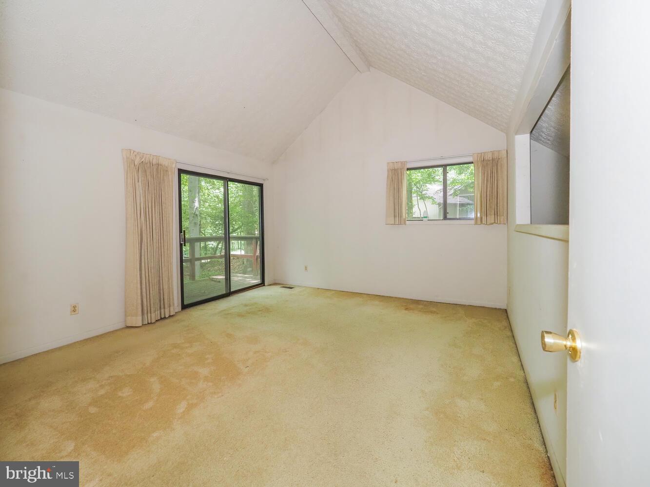 524 Ridge Road Annapolis, MD 21401 - Photo 28 of 58 an empty room with windows