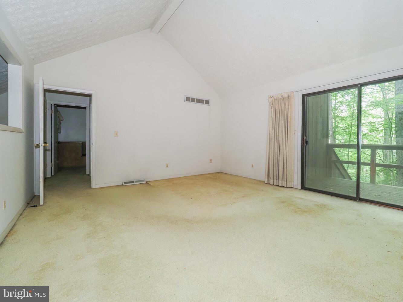 524 Ridge Road Annapolis, MD 21401 - Photo 32 of 58 an empty room with large windows