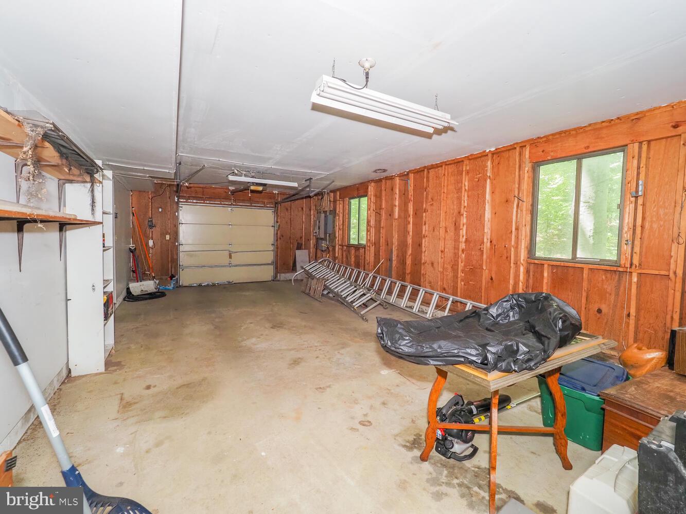 524 Ridge Road Annapolis, MD 21401 - Photo 53 of 58 a room with furniture and windows