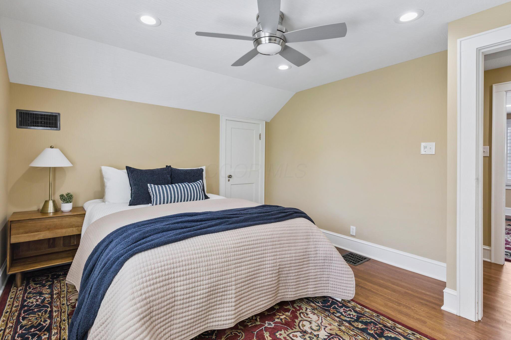 324 Garden Road Columbus, OH 43214 - Photo 22 of 32 Bedroom Three