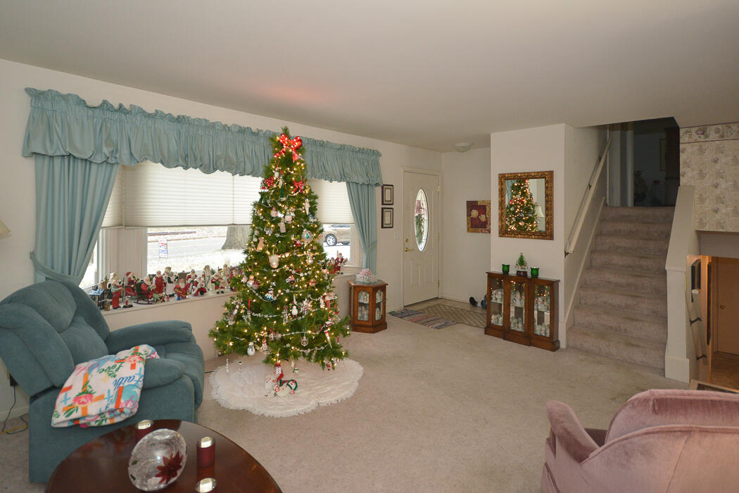 1806 West Kilgore Road Kalamazoo, MI 49008 - Photo 3 of 28 1806wKilgore_05