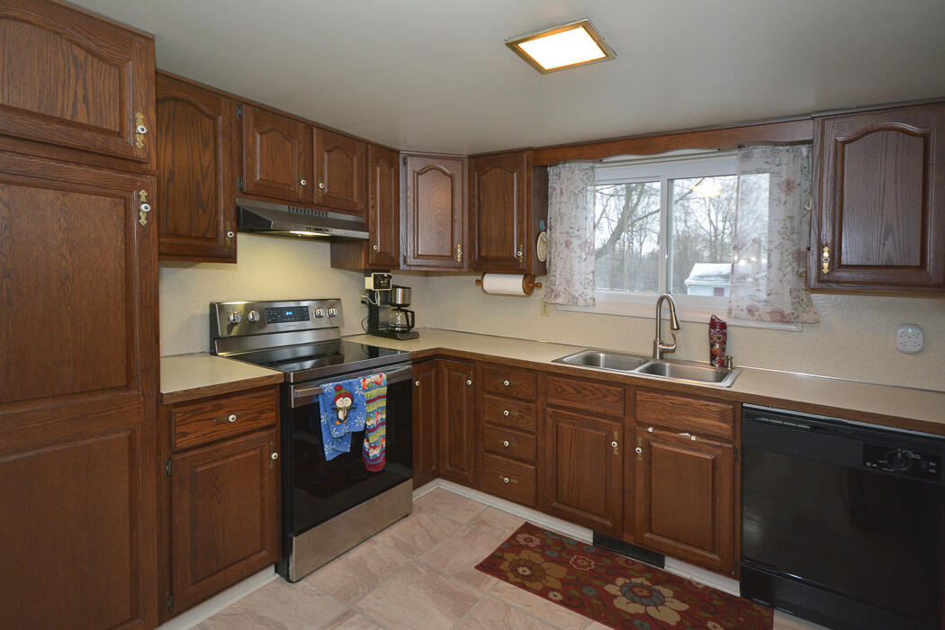 1806 West Kilgore Road Kalamazoo, MI 49008 - Photo 5 of 28 1806wKilgore_08