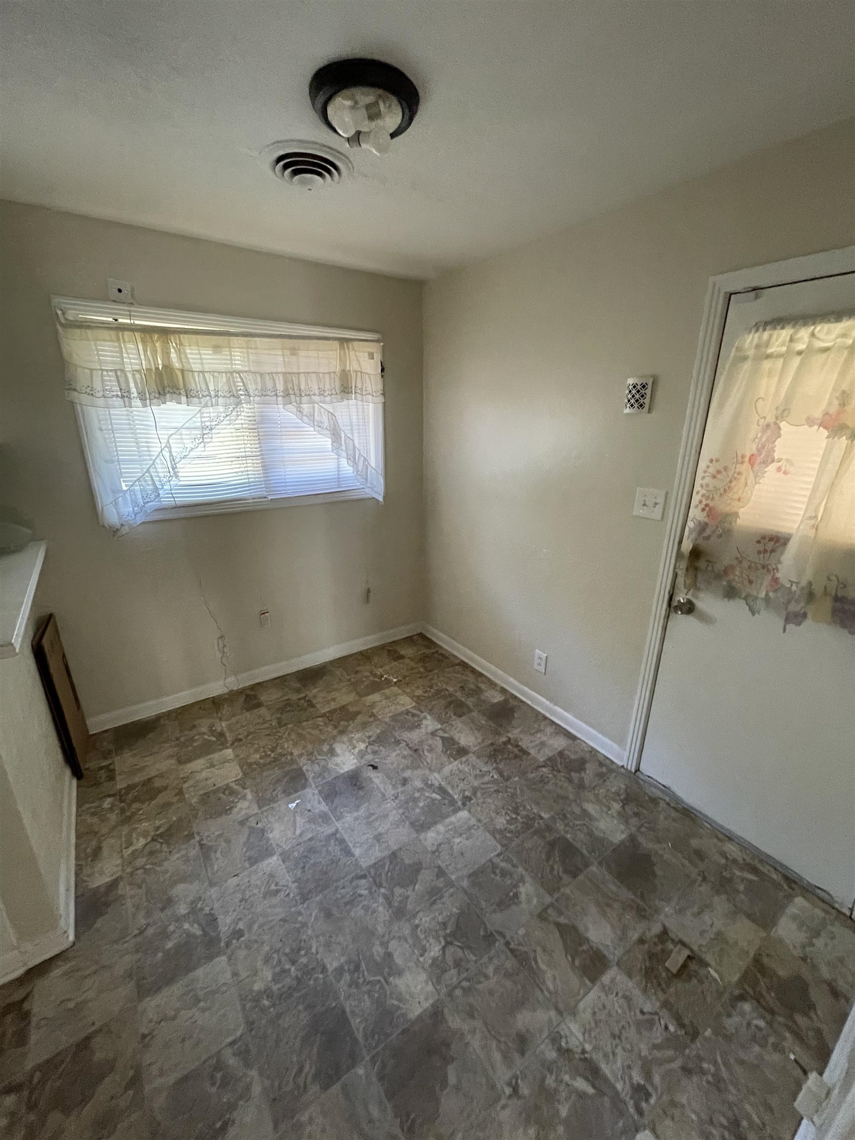 4170 Chippewa Road Memphis, TN 38118 - Photo 4 of 10 Gallery Image 4