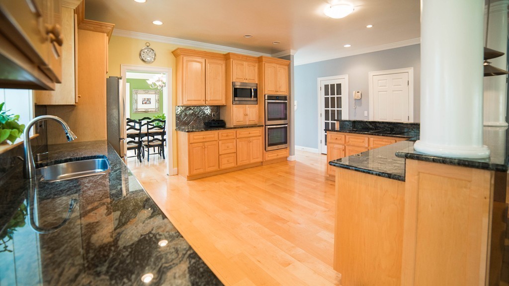 75 Spring Street Shrewsbury, MA 01545 - Photo 11 of 30 Gallery Image 11