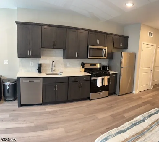 $2,500 | 10 Kings Bridge Road, Unit 206, Fairfield, NJ 07004