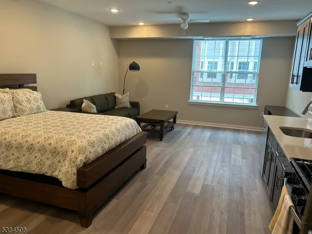 $2,500 | 10 Kings Bridge Road, Unit 206, Fairfield, NJ 07004