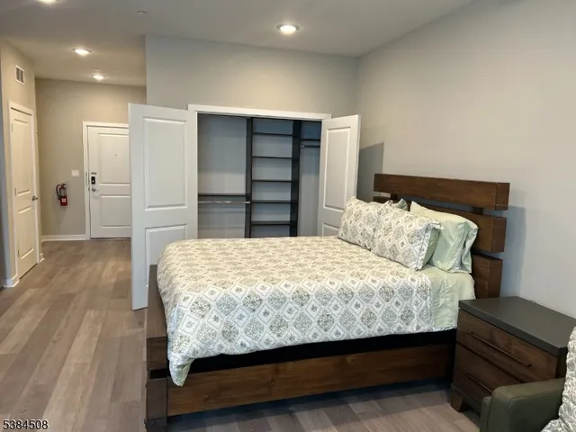 $2,500 | 10 Kings Bridge Road, Unit 206, Fairfield, NJ 07004