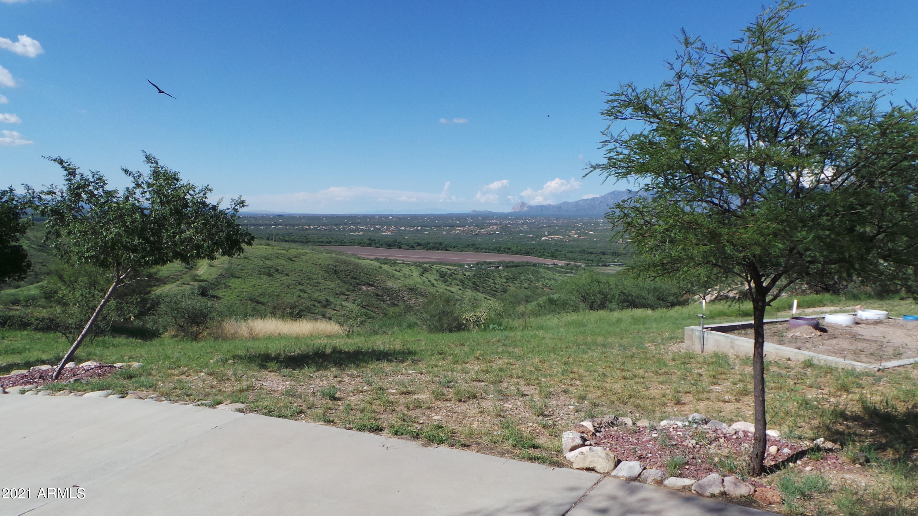 620 Nopal Court Rio Rico, AZ 85648 - Photo 4 of 24 20190829_155128