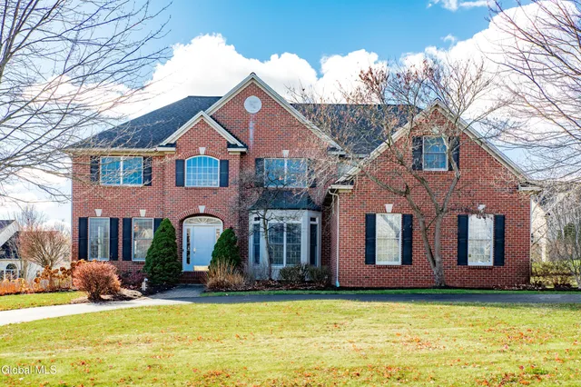 $995,000 | 4 Hilander Drive, Colonie, NY 12211