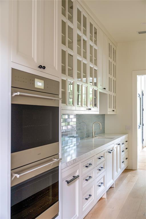 4405 Wildwood Road Dallas, TX 75209 - Photo 19 of 26 Scullery