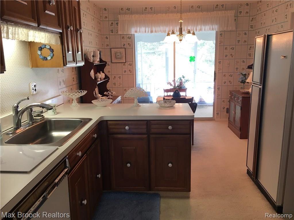 1750 Tiverton Road Bloomfield Hills, MI 48304 - Photo 6 of 32