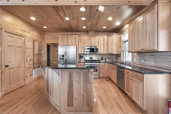 $578,000 | 658 Green Point Lane, Boomer, NC 28606