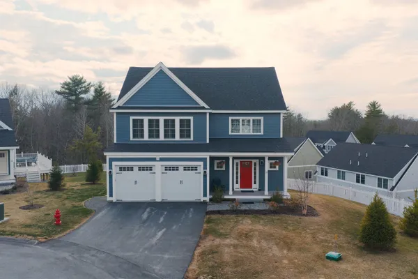$949,900 | 12 Summit Circle, Newmarket, NH 03857