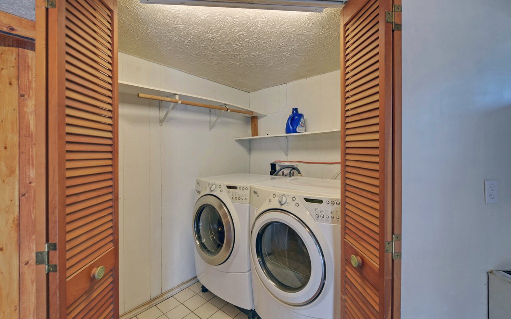 15 Trails End Road Blue Ridge, GA 30513 - Photo 26 of 46 a utility room with dryer and washer