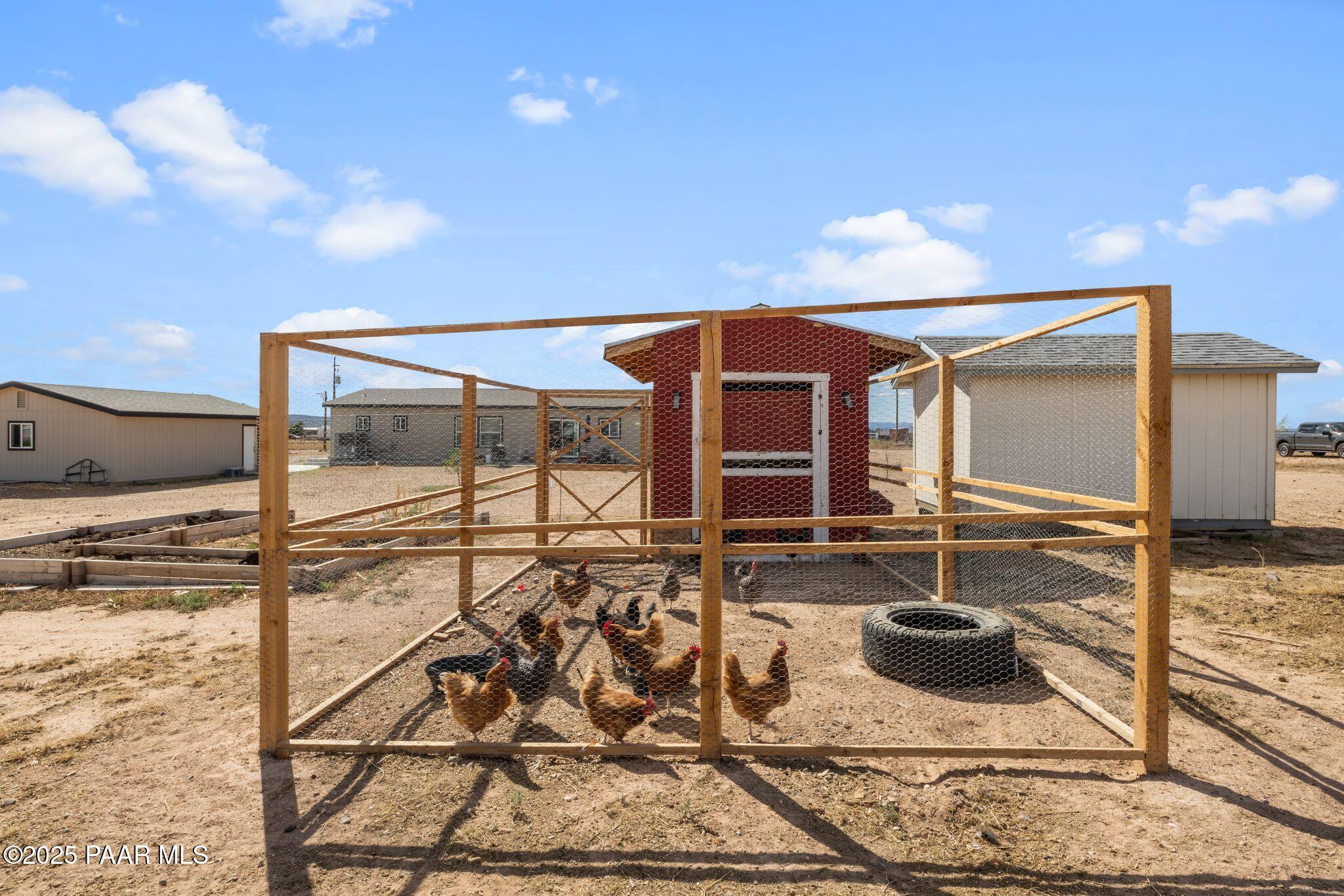 25221 North Mitchell Road Paulden, AZ 86334 - Photo 20 of 25 39_191-Chicken Coop_
