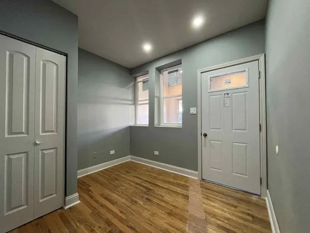 $4,950 | 1446 West Irving Park Road, Unit 1, Chicago, IL 60613