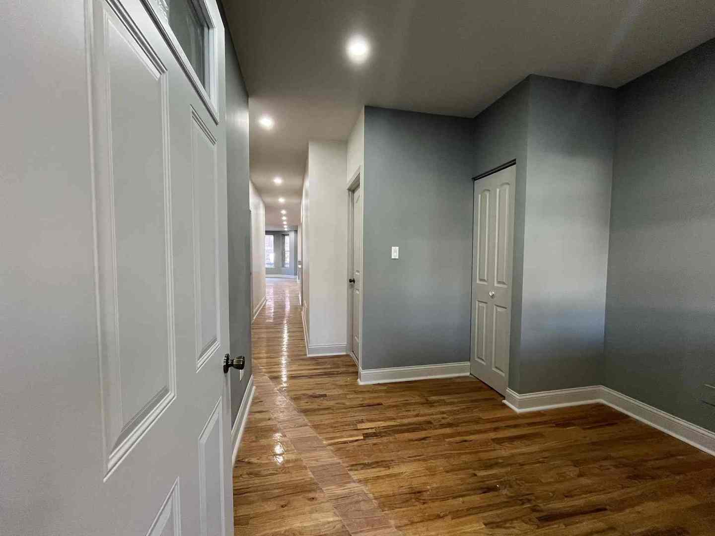 1446 West Irving Park Road, Unit 1 Chicago, IL 60613 - Photo 40 of 45 a view of an empty room