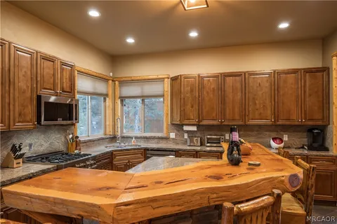 $1,499,000 | 325 Stony Creek Road, Big Bear Lake, CA 92315