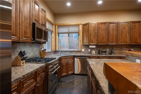 $1,499,000 | 325 Stony Creek Road, Big Bear Lake, CA 92315