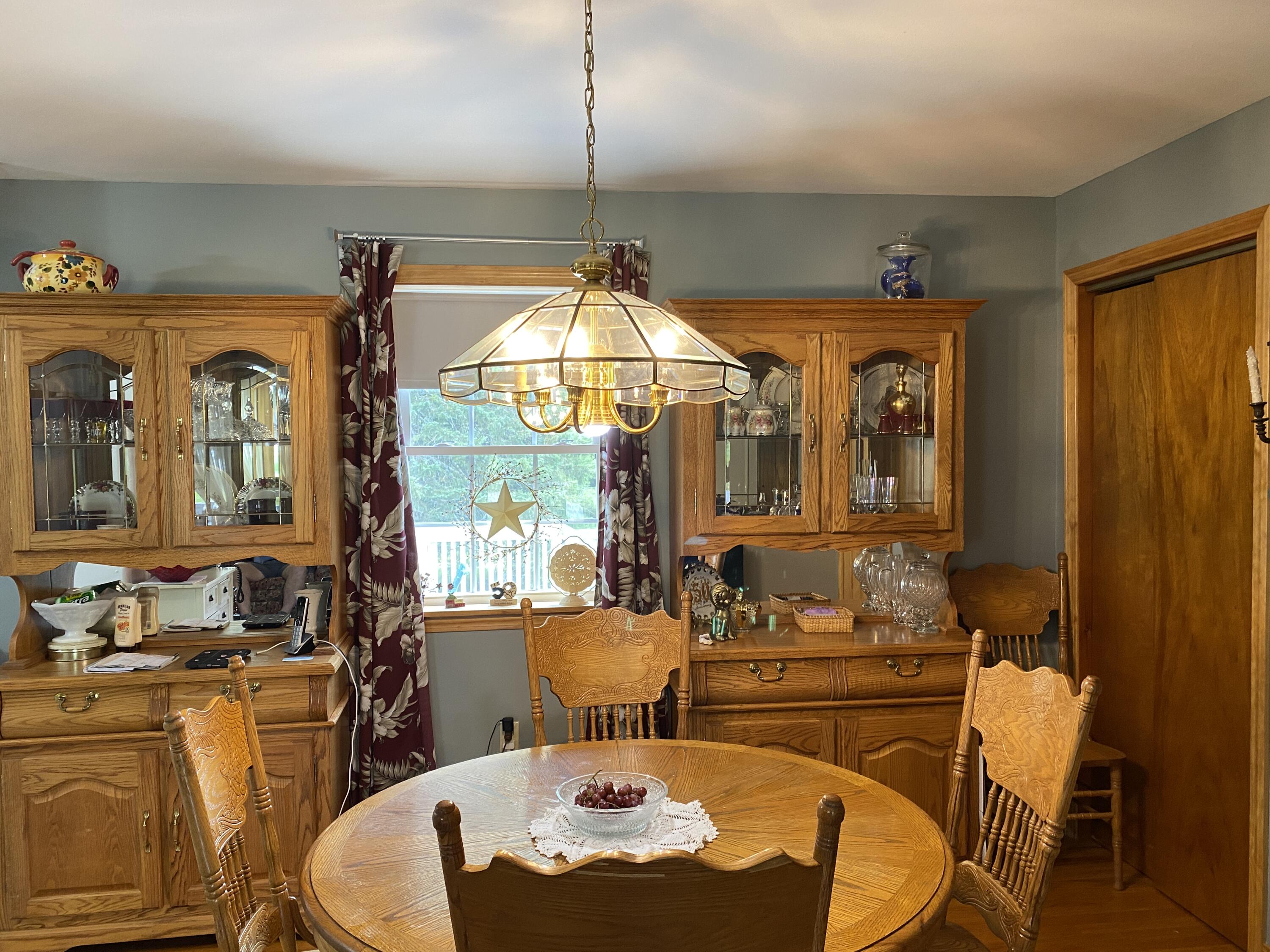 98 Fields Pond Road Holden, ME 04429 - Photo 7 of 34 7 dining area