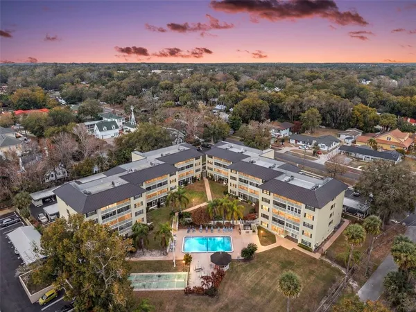 $309,000 | 101 North Grandview Street, Unit 206, Mount Dora, FL 32757